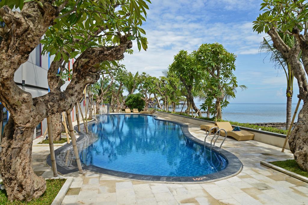 Pool View & Ocean View